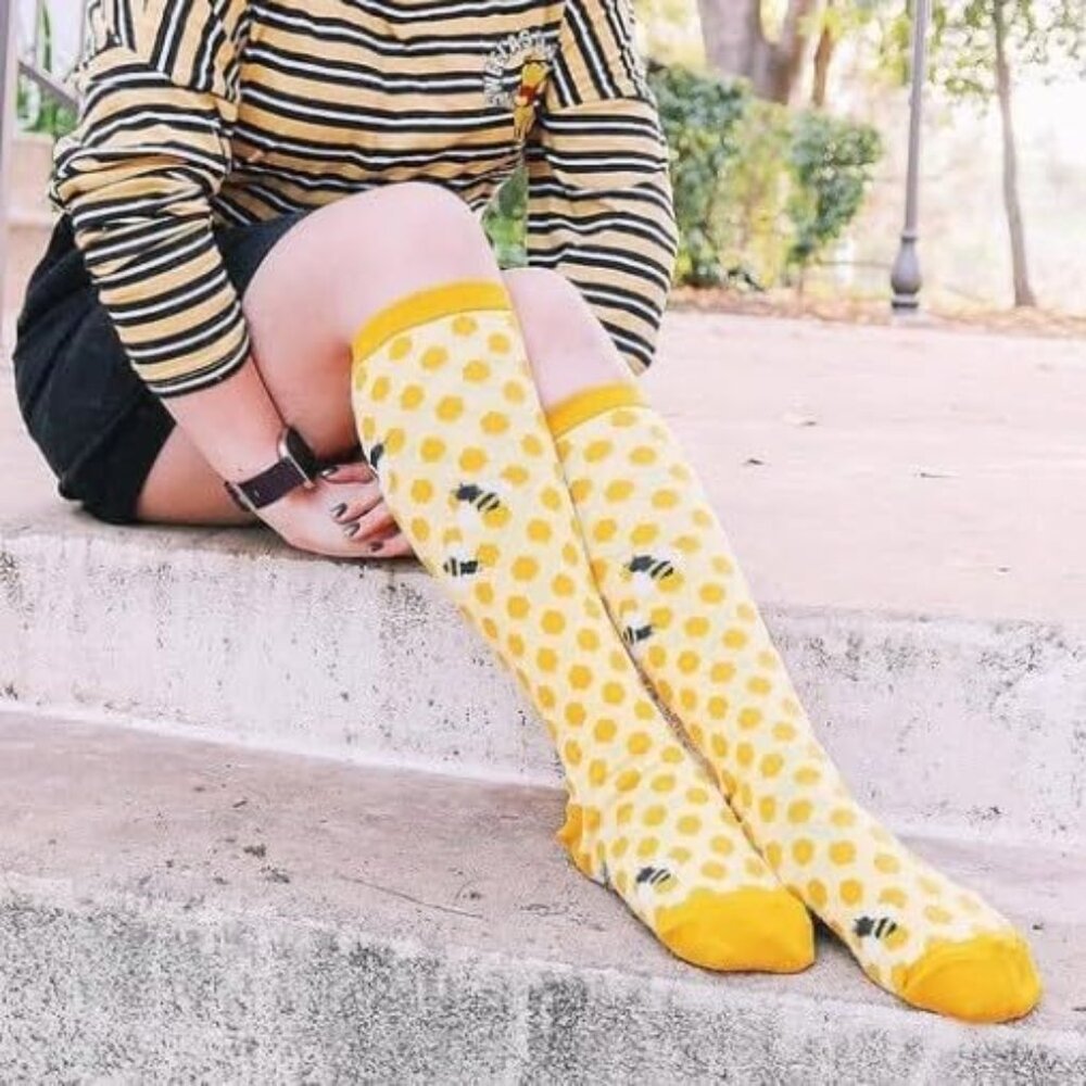 Knee High Funky: Knee's Bees
